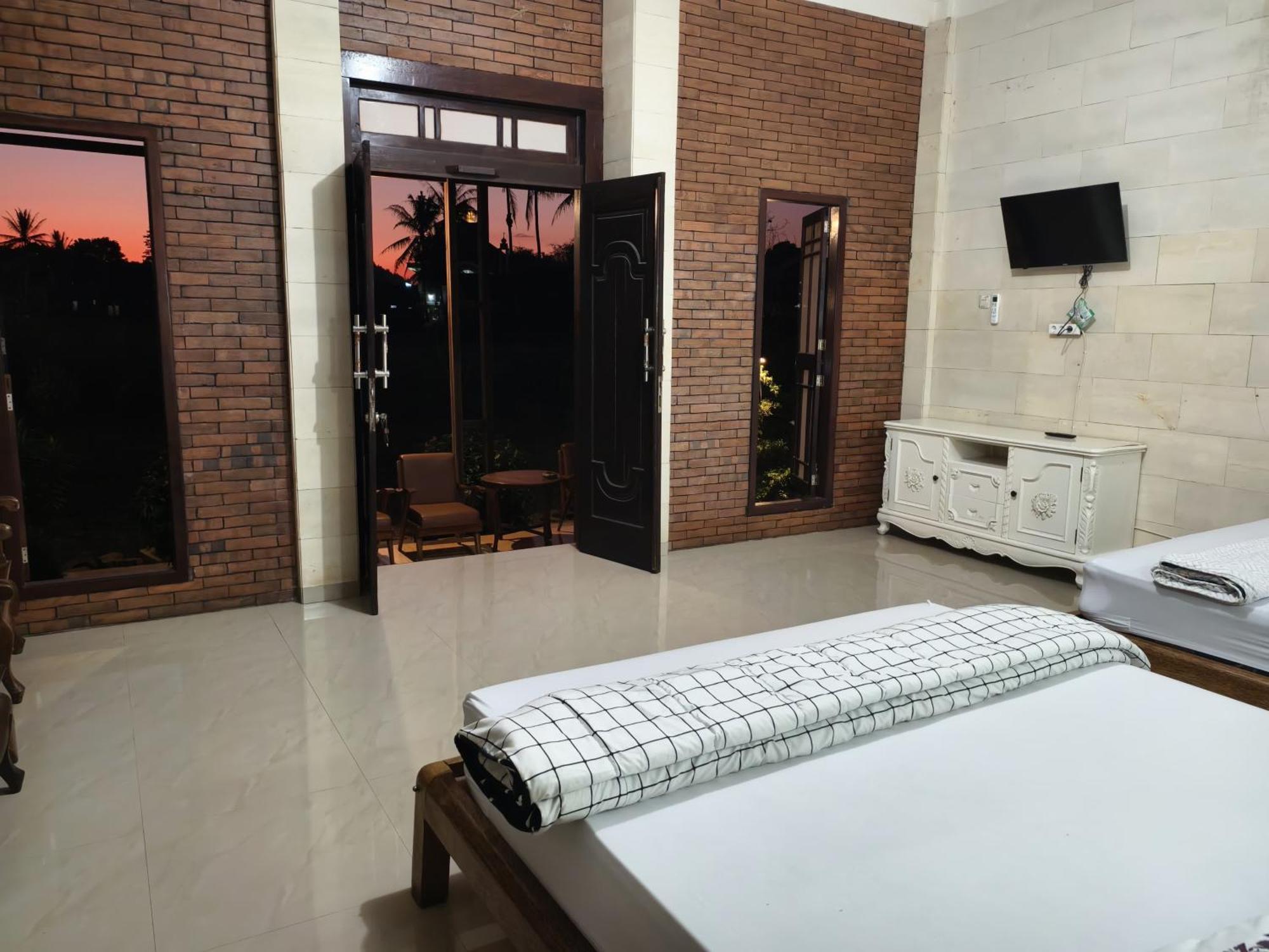 Lotus 2 Guest House Magelang Exterior foto