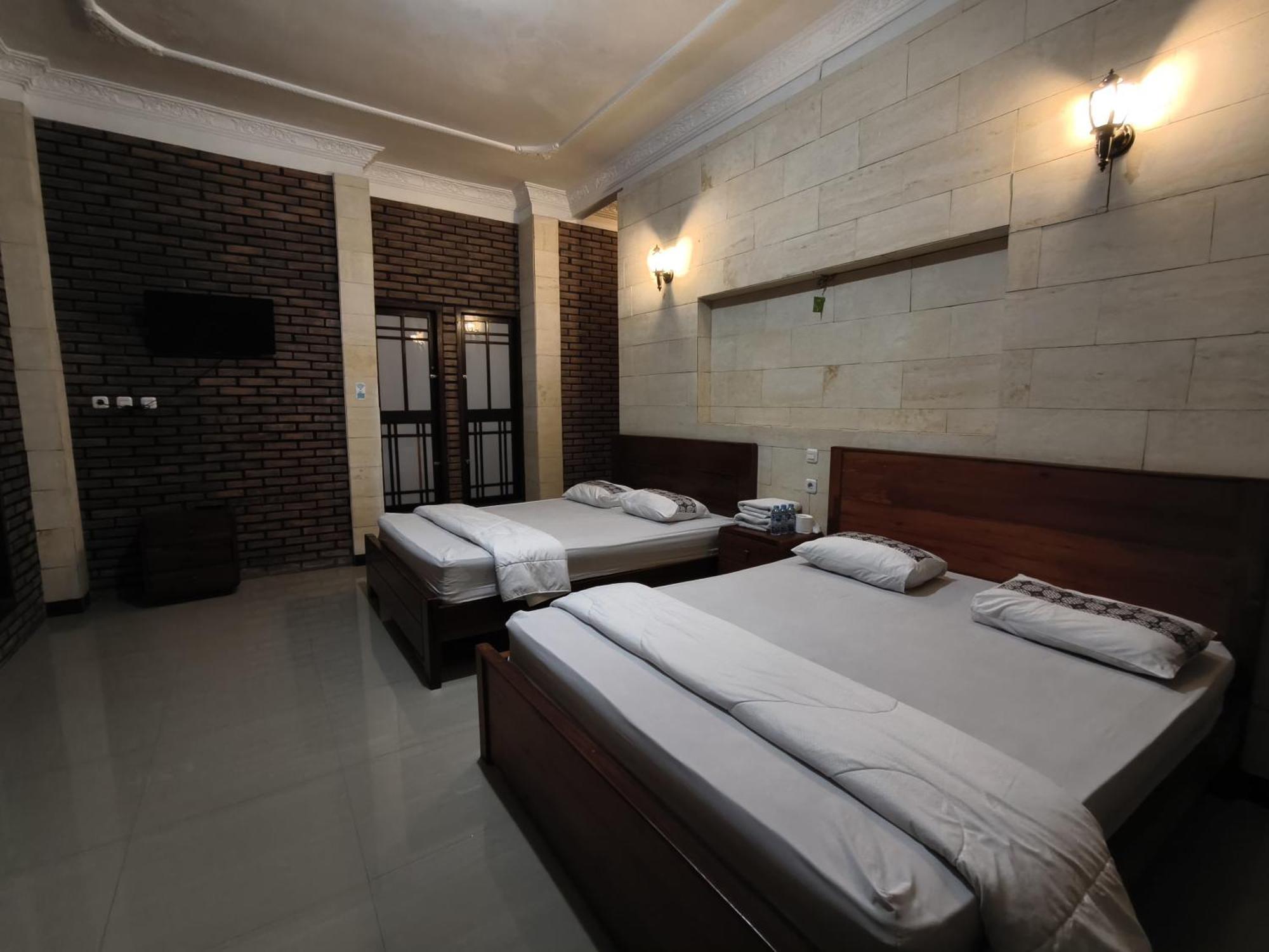 Lotus 2 Guest House Magelang Exterior foto