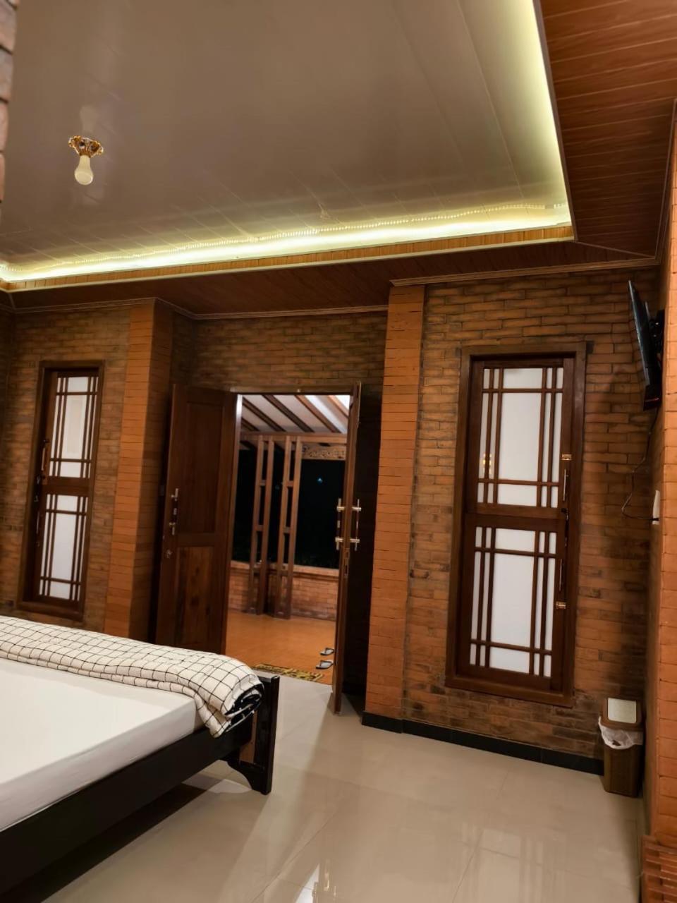 Lotus 2 Guest House Magelang Exterior foto